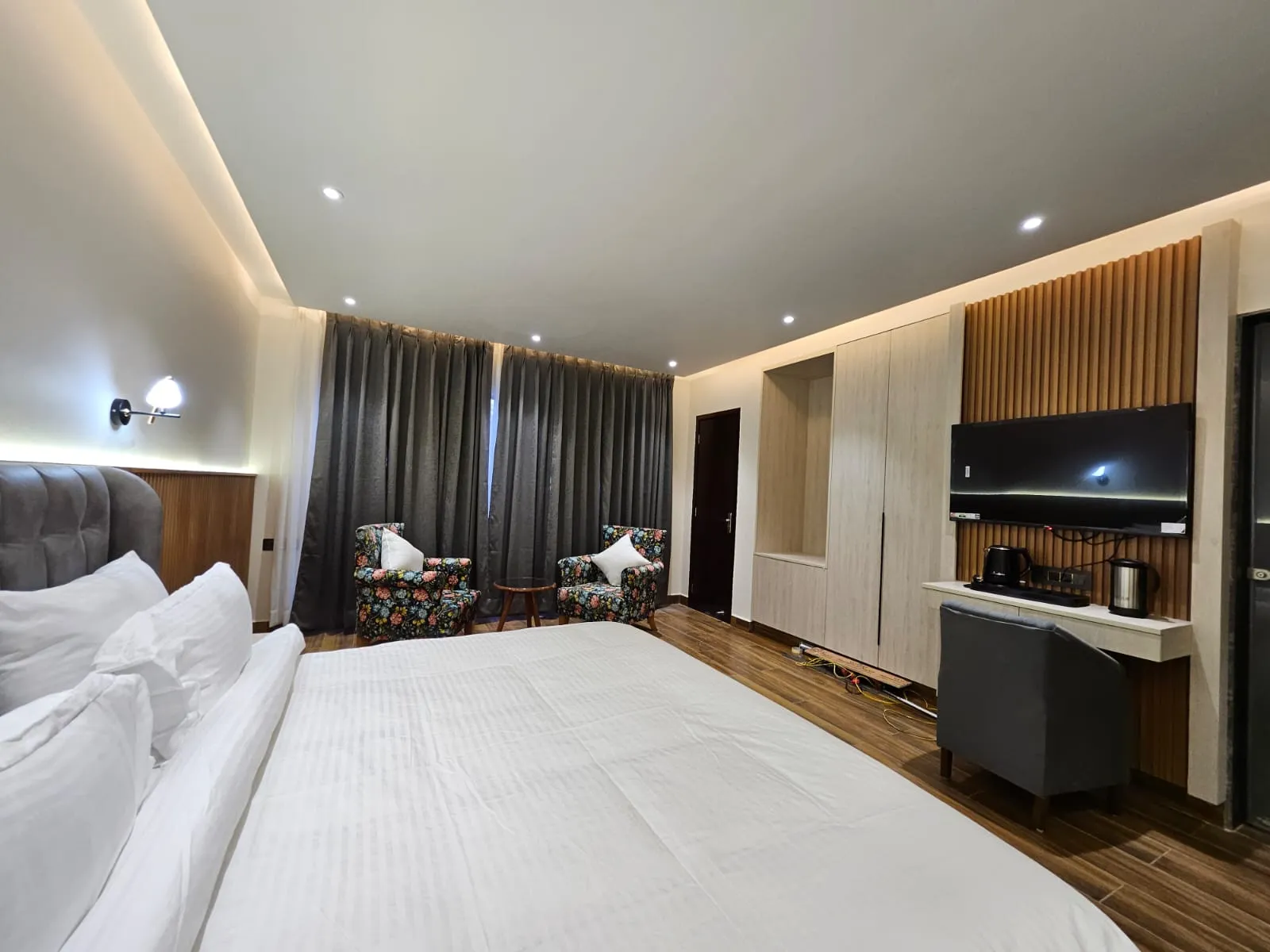 The Emerald by DLS Hotels, Nainital Room