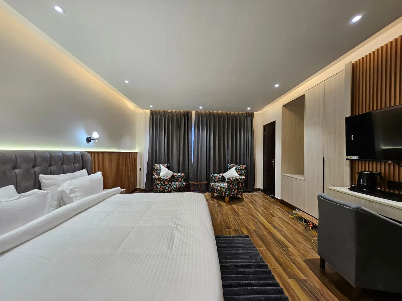 The Emerald by DLS Hotels, Nainital Room