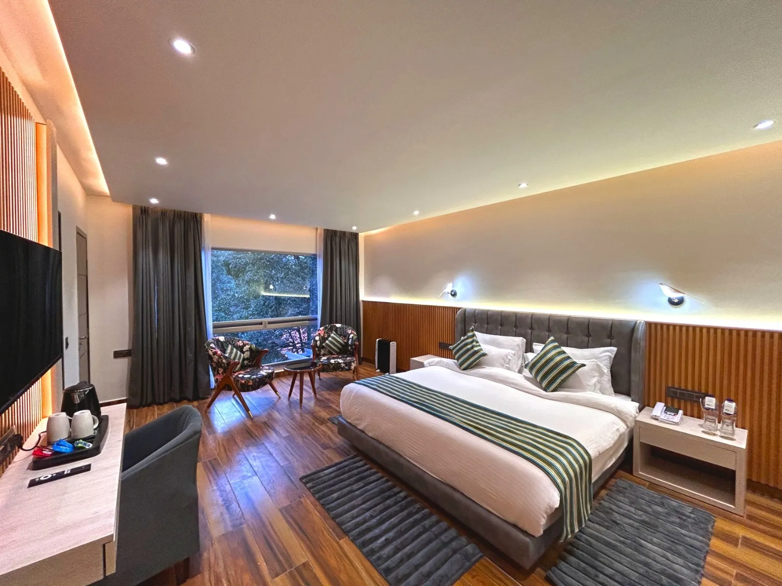 The Emerald by DLS Hotels, Nainital Room