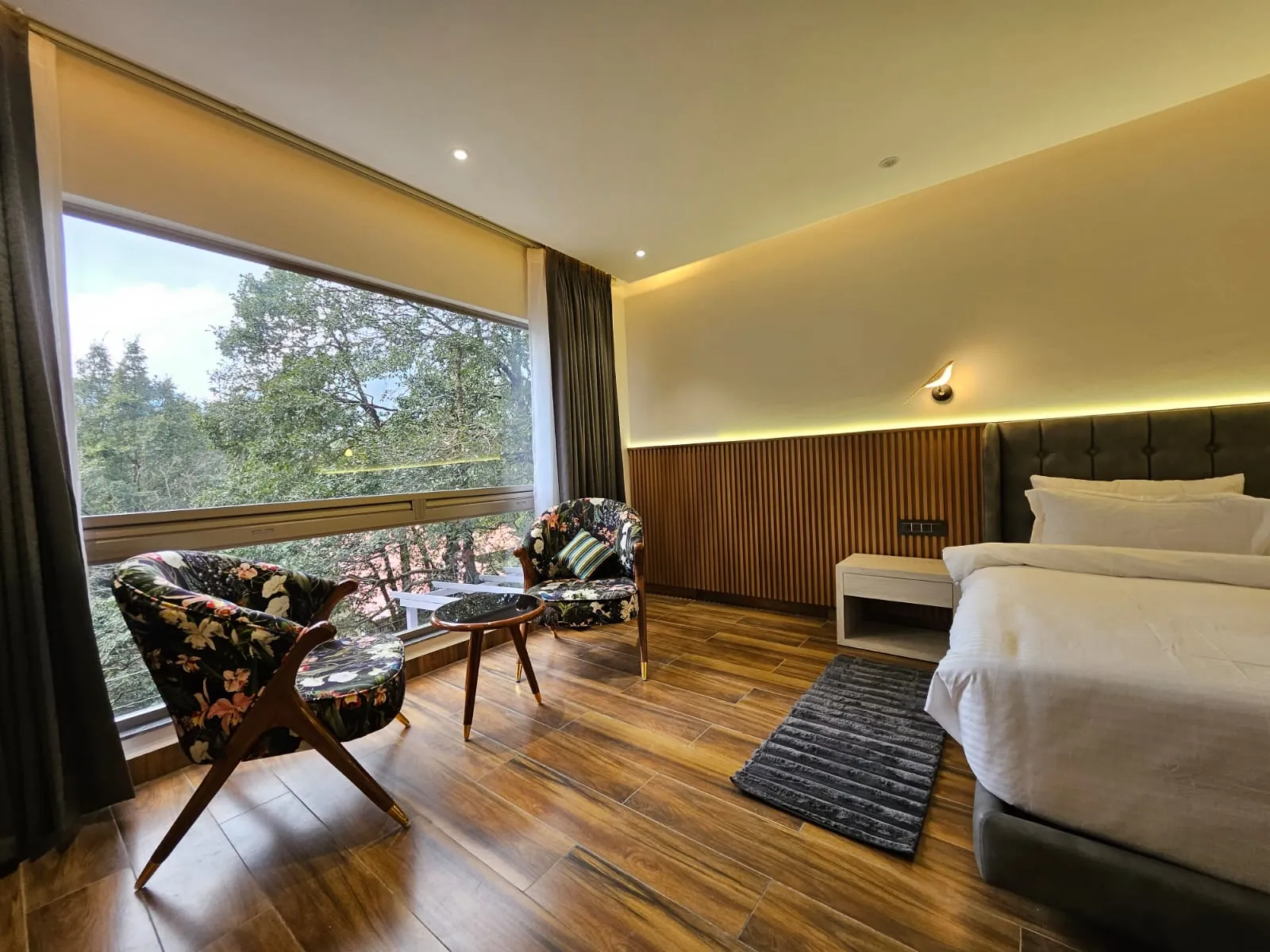 The Emerald by DLS Hotels, Nainital Room