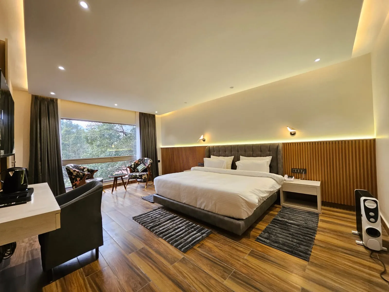 The Emerald by DLS Hotels, Nainital Room