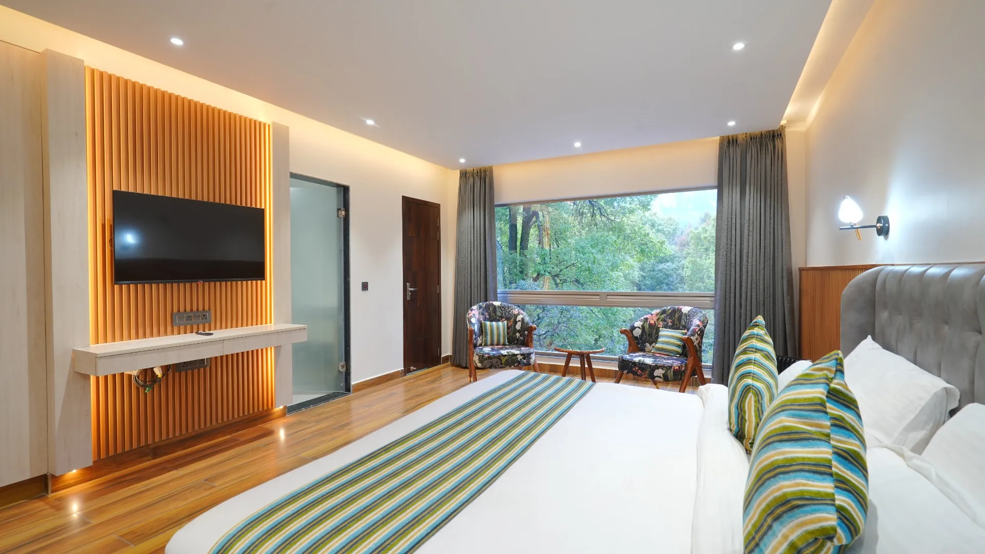 The Emerald by DLS Hotels, Nainital Room