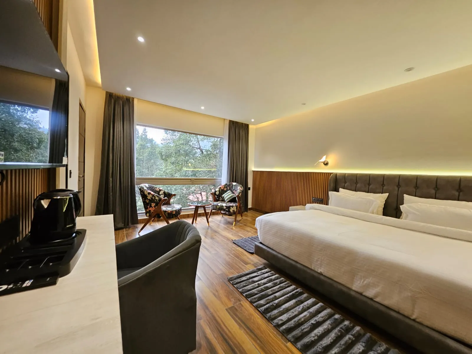 The Emerald by DLS Hotels, Nainital Room