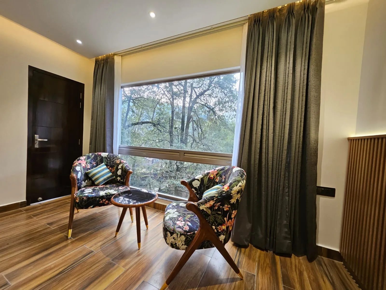 The Emerald by DLS Hotels, Nainital Room