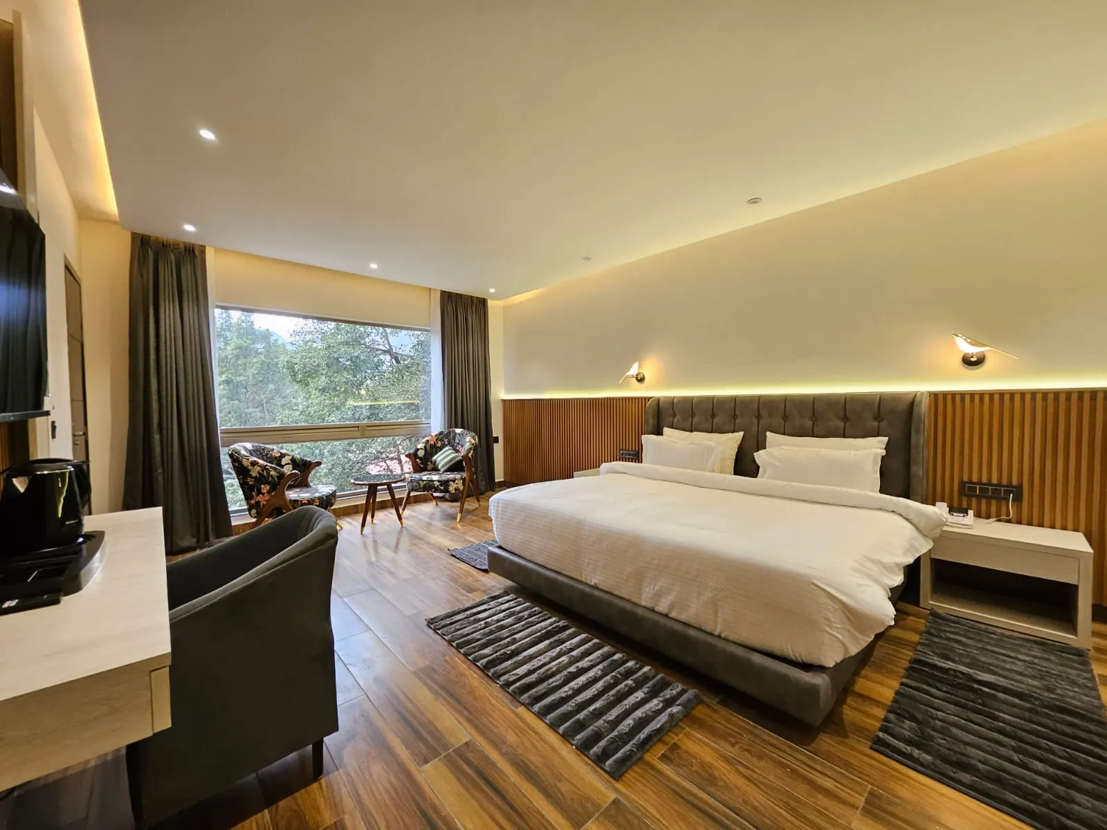The Emerald by DLS Hotels, Nainital Room