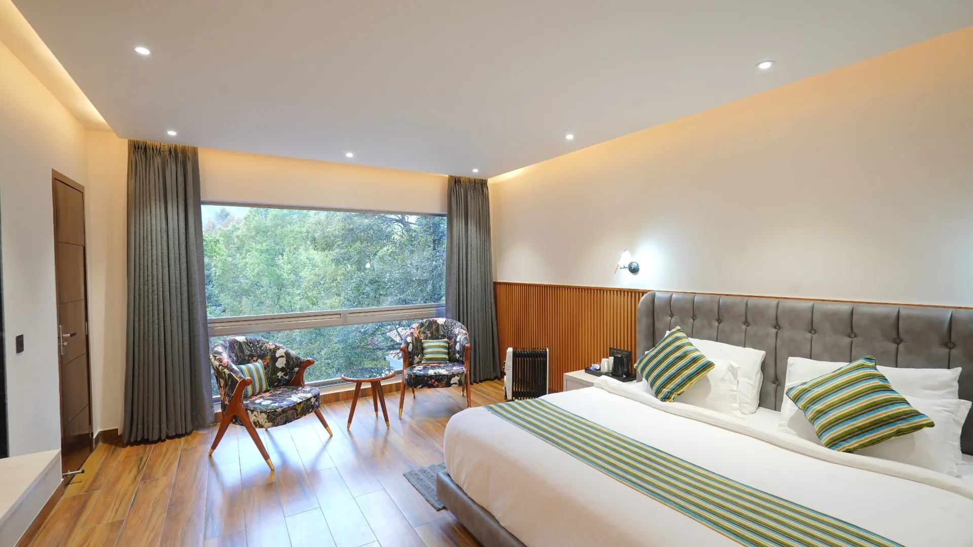 The Emerald by DLS Hotels, Nainital Room