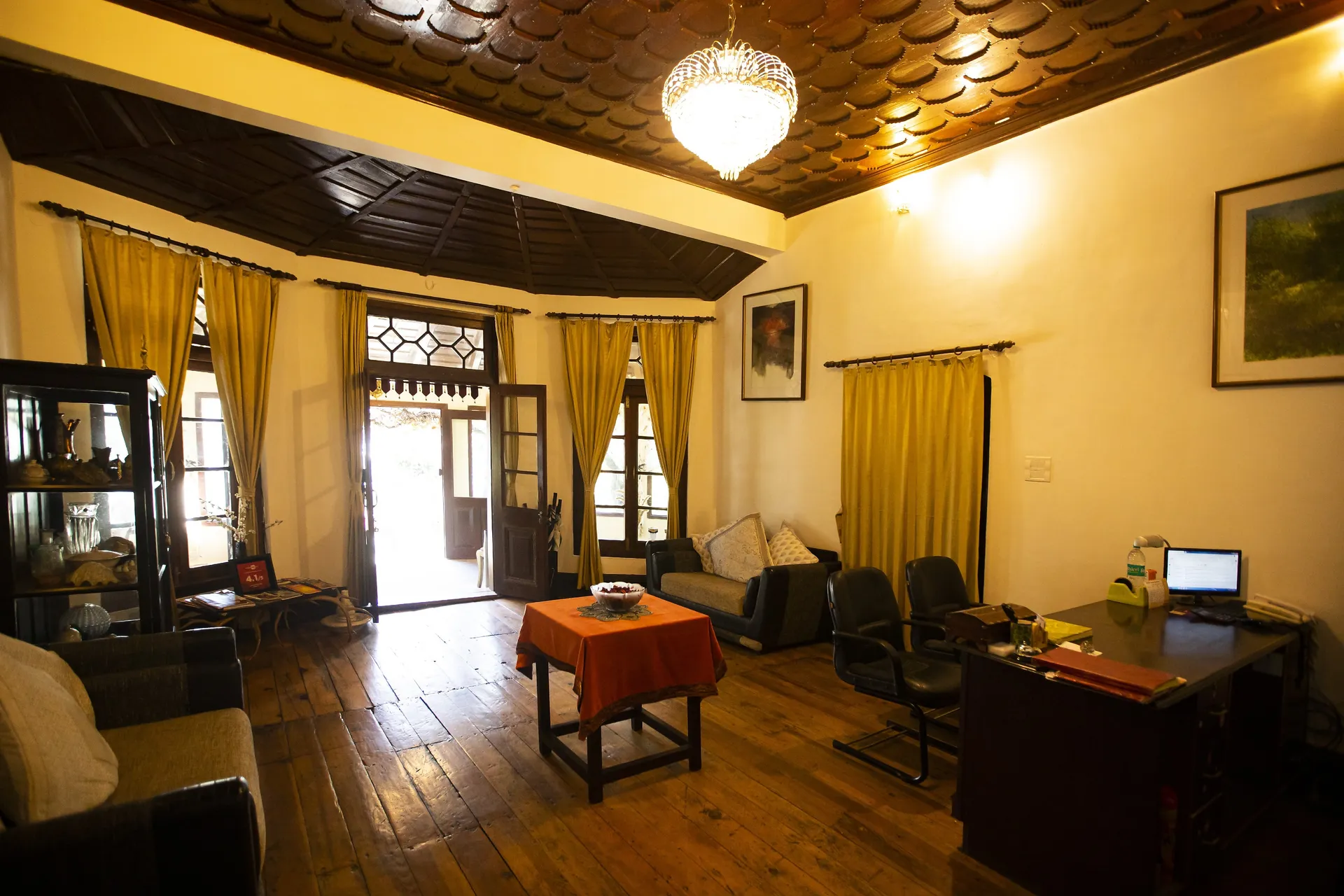 The Hive Cottage By Royal Collection Hotels Lobby Lounge