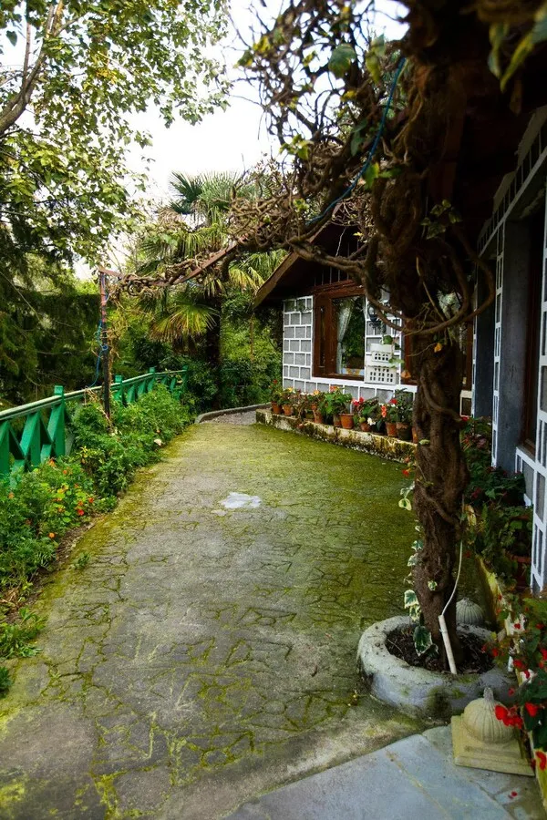 The Hive Cottage By Royal Collection Hotels Parking
