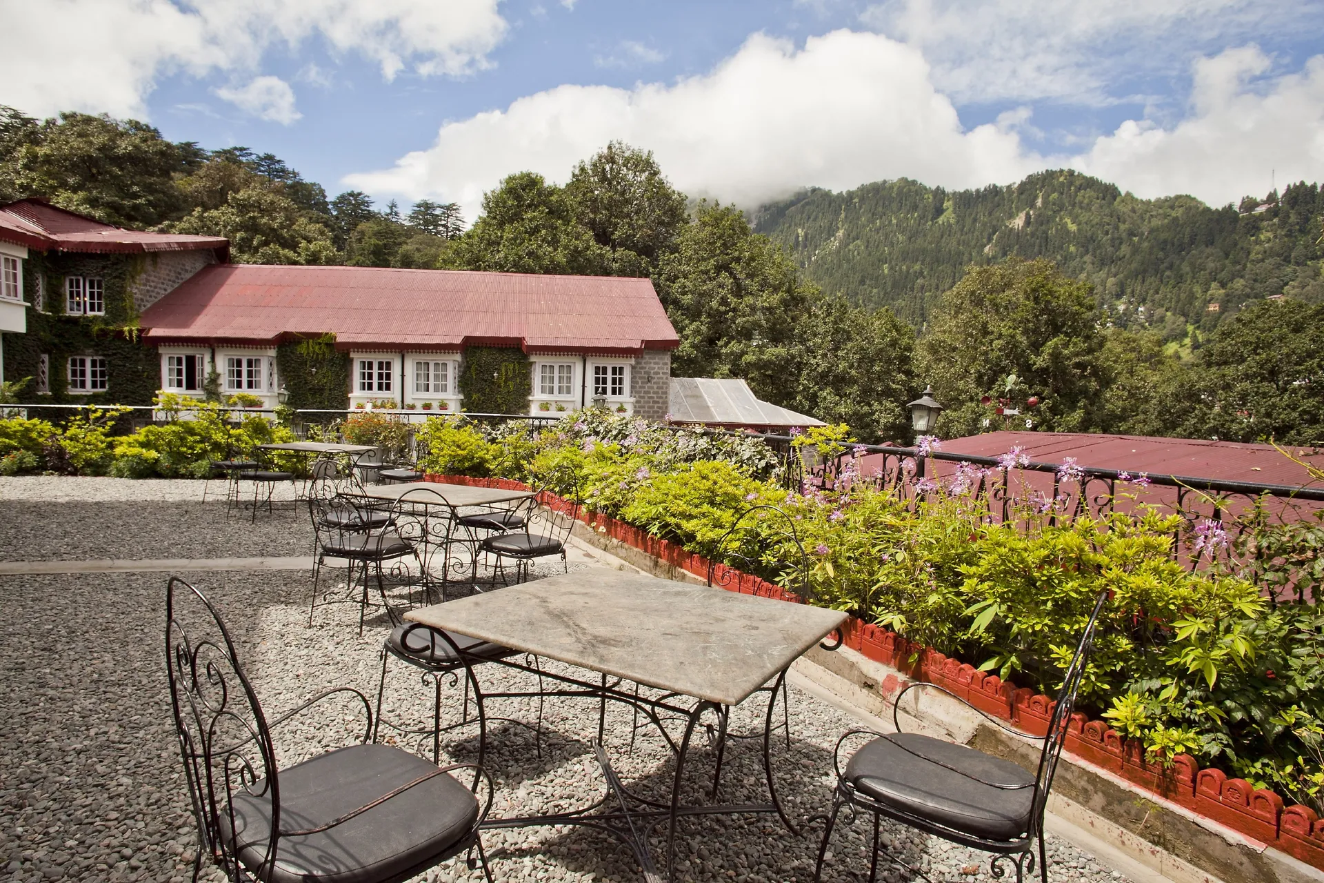 The Naini Retreat By Leisure Hotels Restaurant