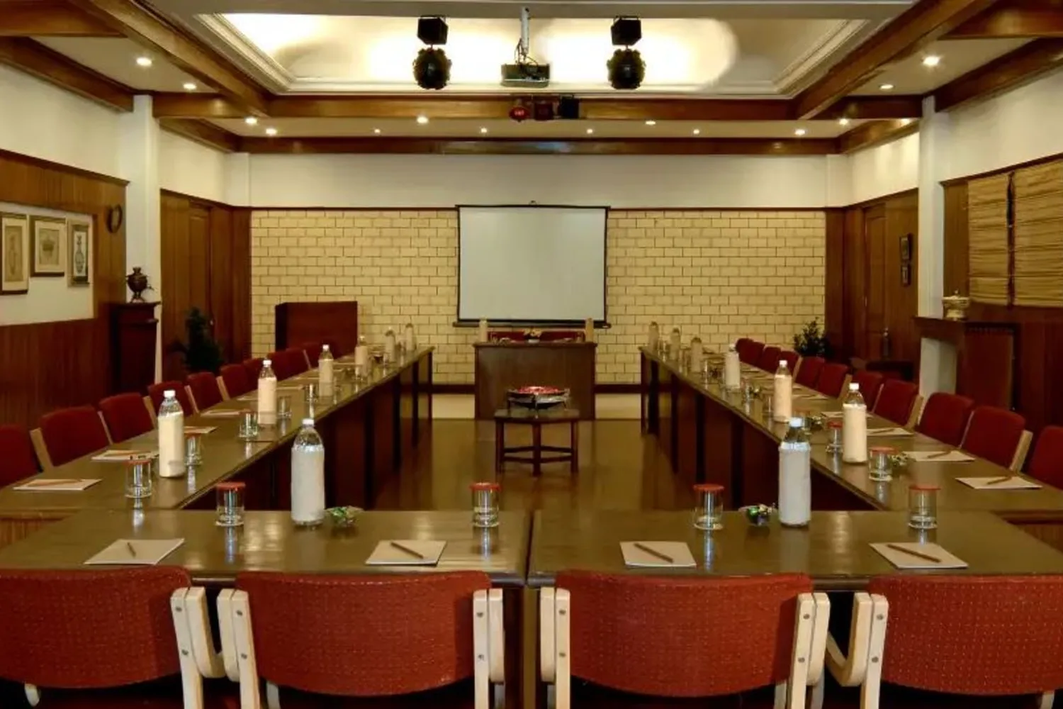 The Naini Retreat By Leisure Hotels Restaurant