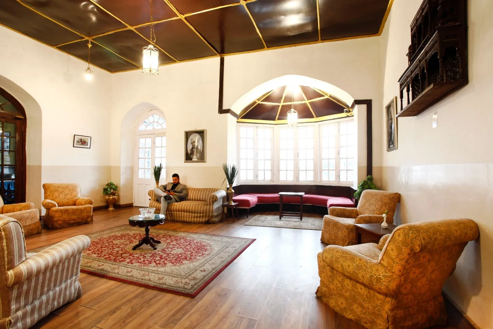 The Palace Belvedere (walkable distance from Mall Road) Common Area