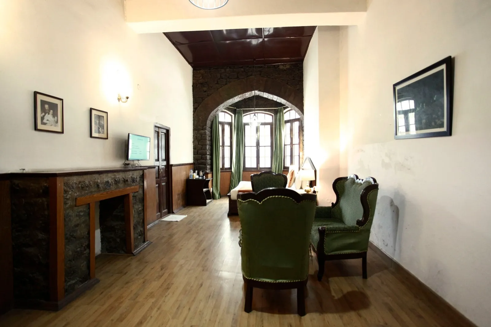 The Palace Belvedere (walkable distance from Mall Road) Common Area