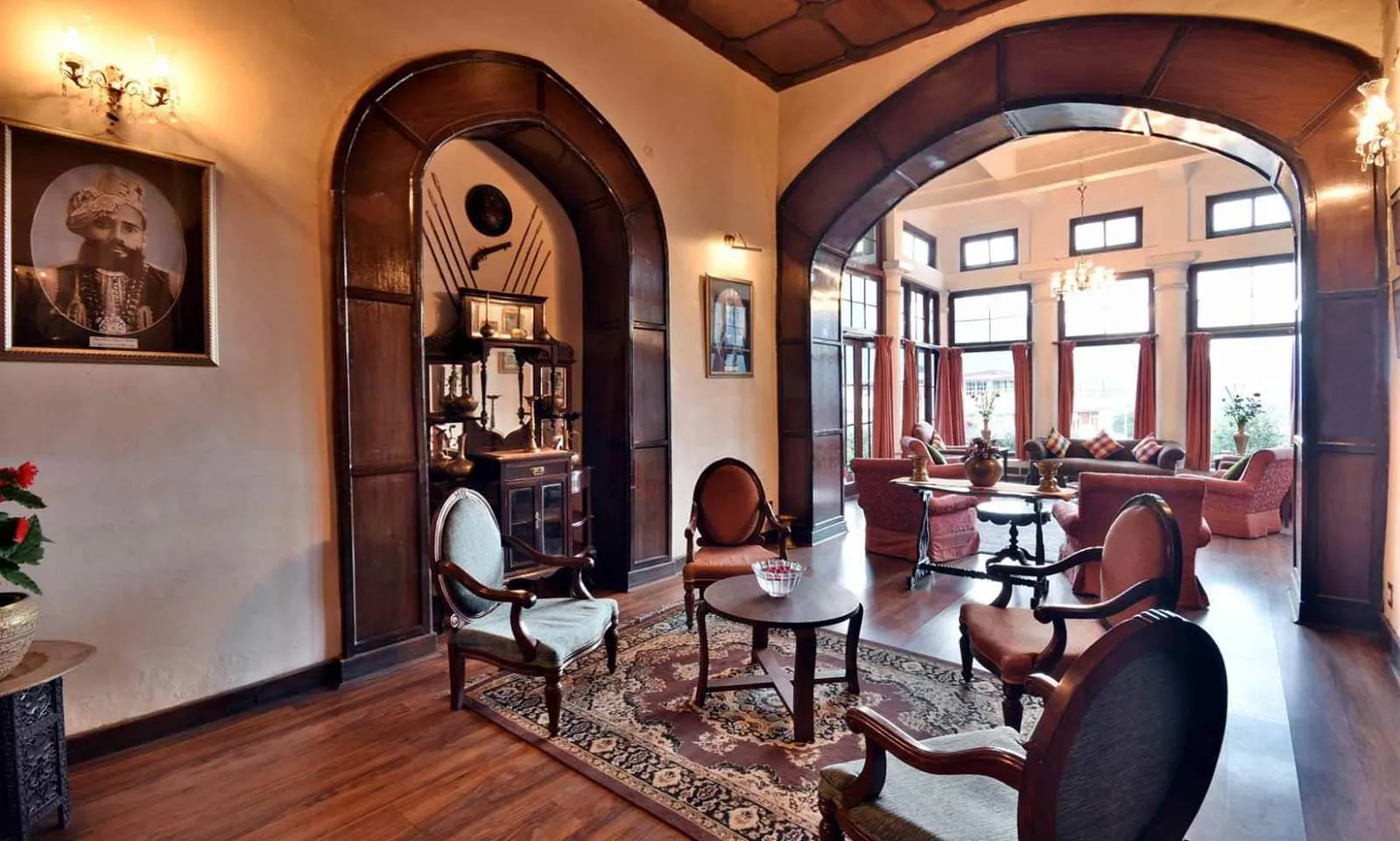 The Palace Belvedere (walkable distance from Mall Road) Common Area