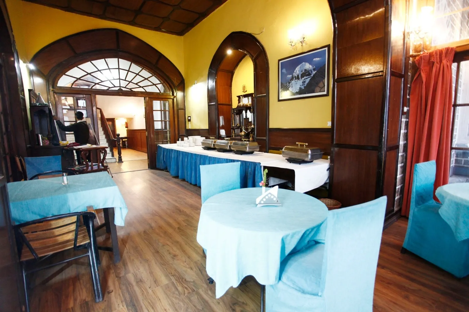 The Palace Belvedere (walkable distance from Mall Road) Restaurant