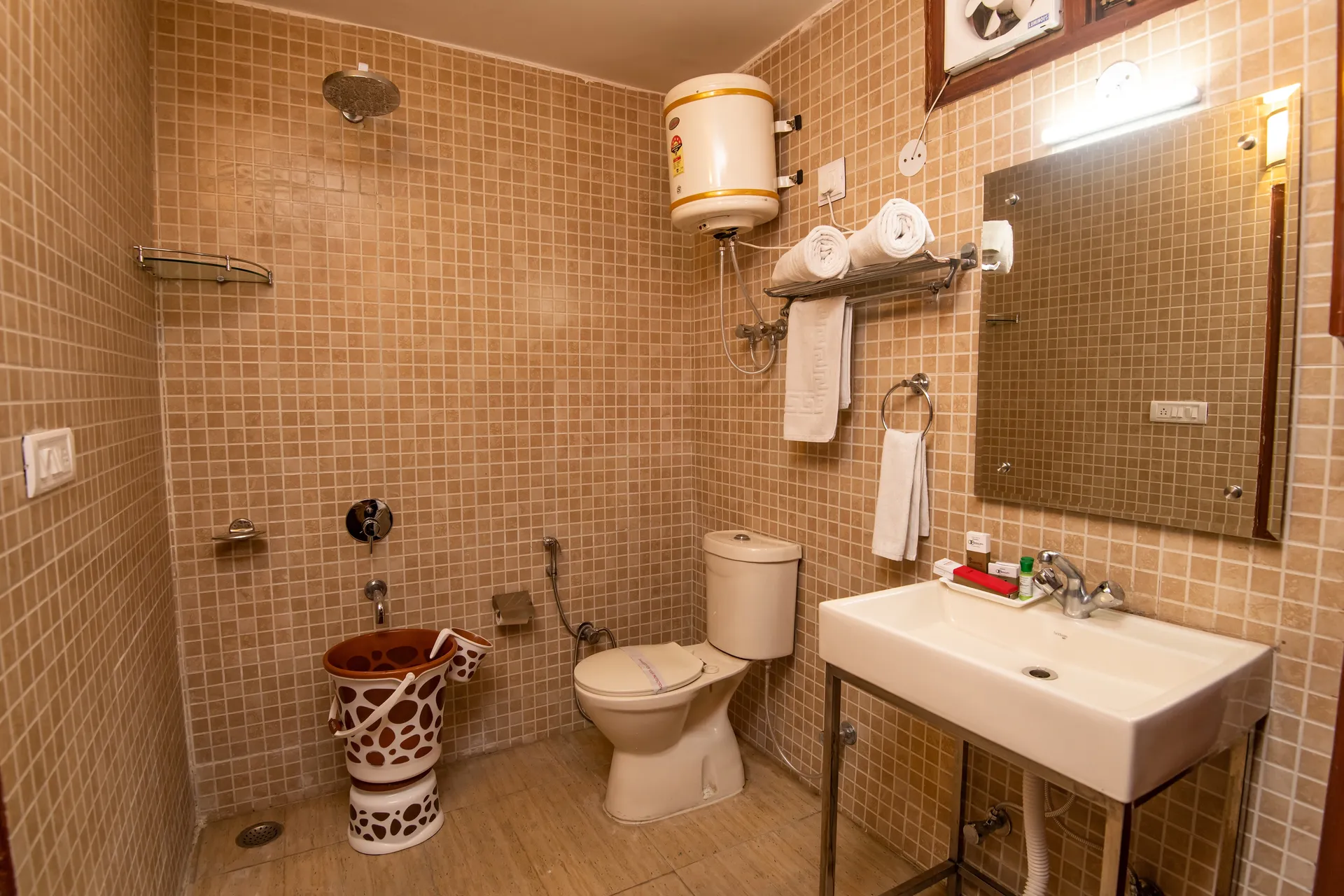 Xomotel Bungalow Krishanya | Rooms & Wi-Fi Bathroom