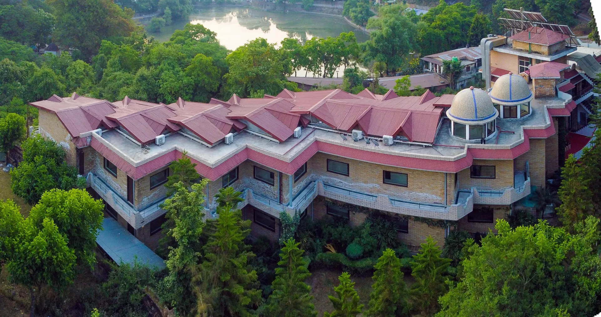Vaapi Comfort Inn (A Unit Of SAM Hotels) Outdoors