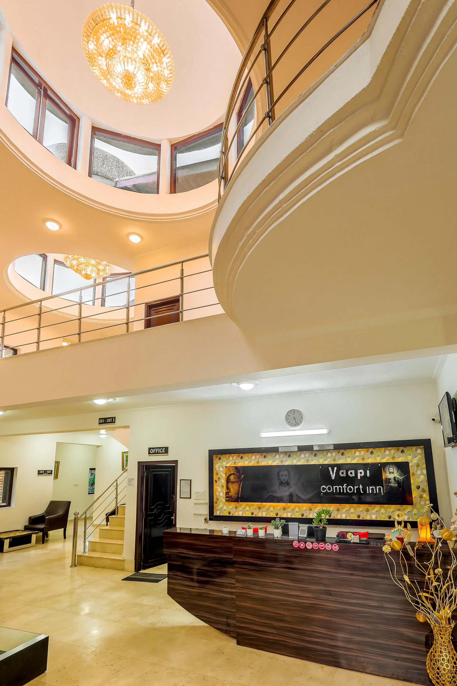 Vaapi Comfort Inn (A Unit Of SAM Hotels) Reception