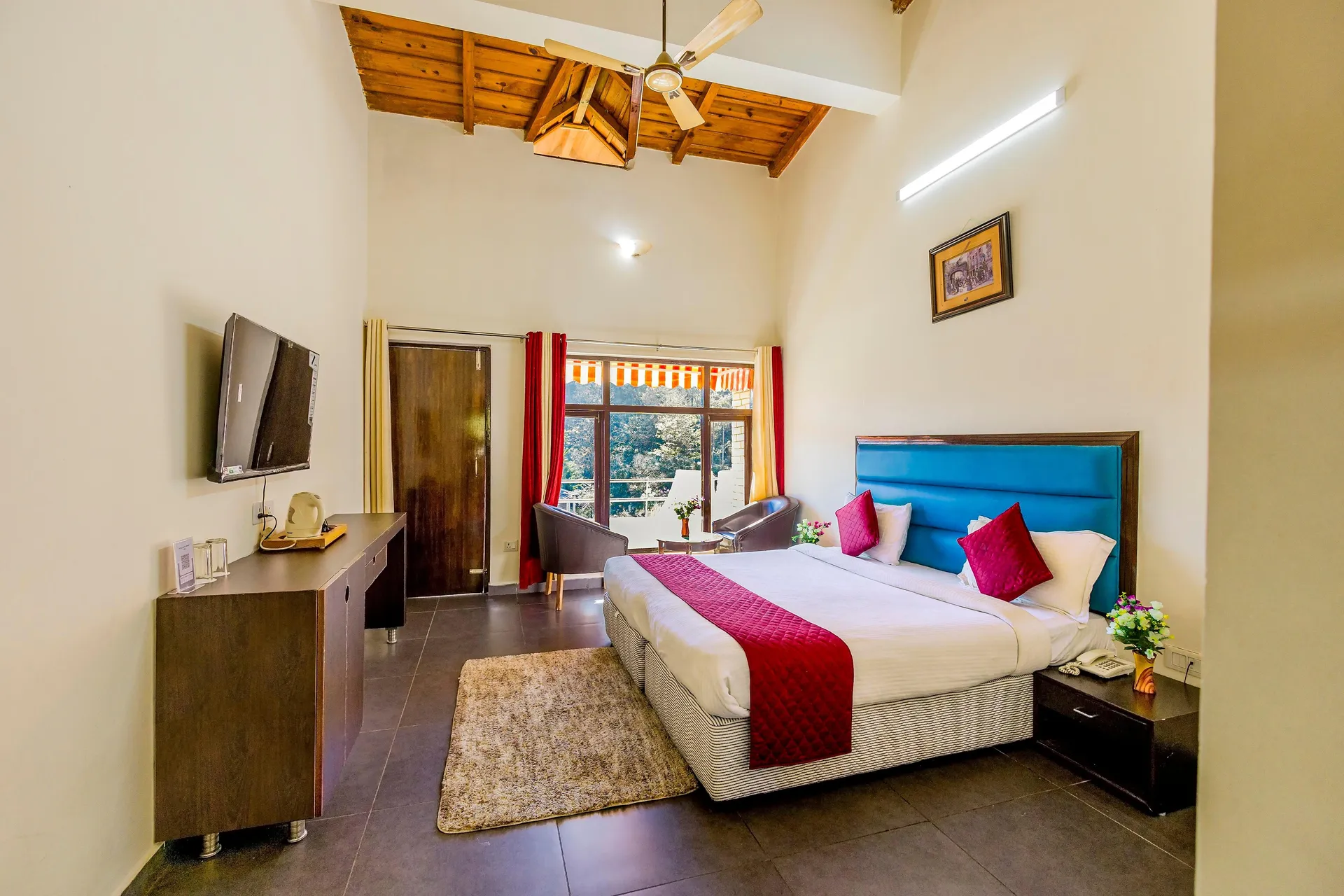 Vaapi Comfort Inn (A Unit Of SAM Hotels) Room