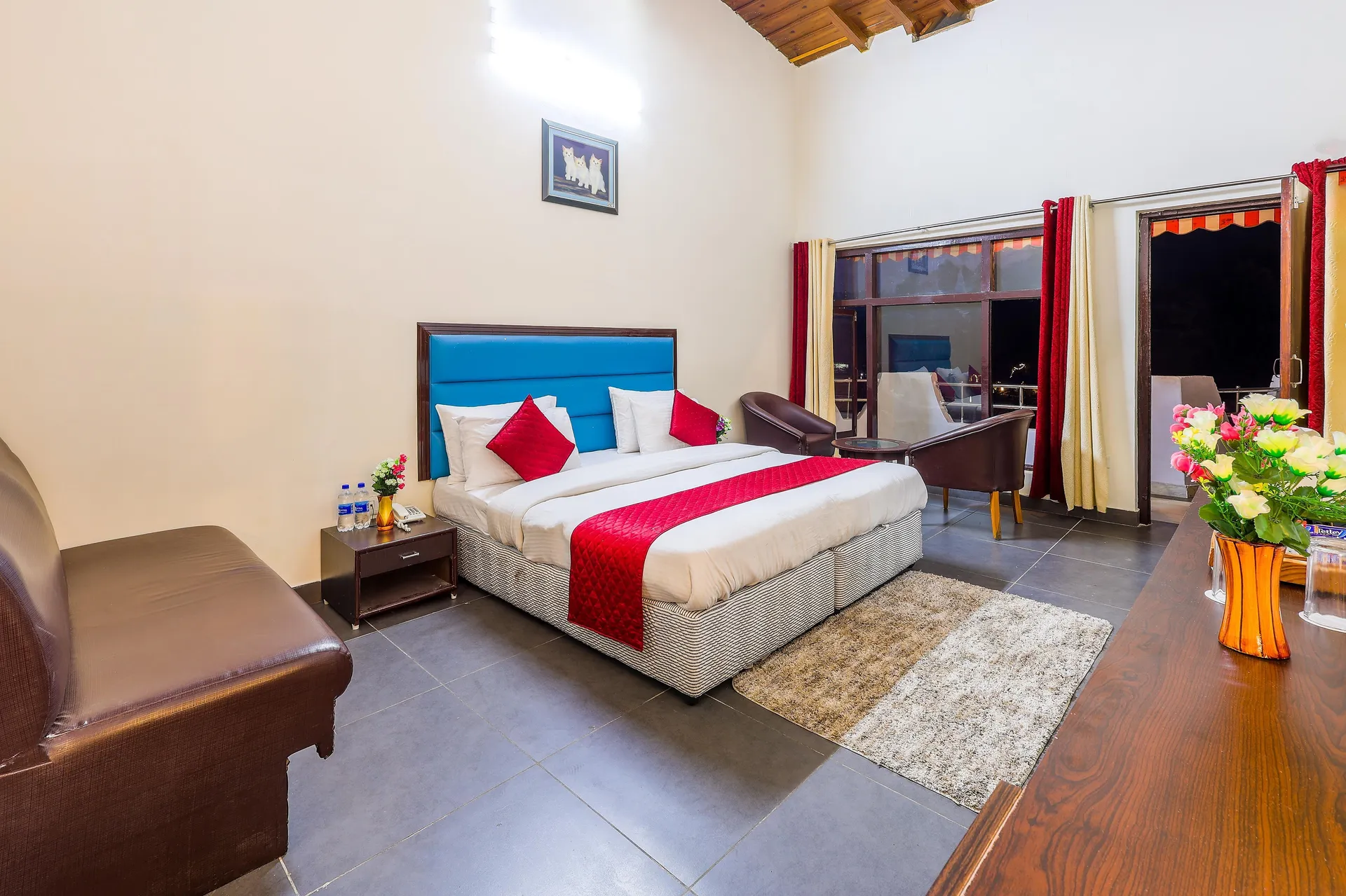 Vaapi Comfort Inn (A Unit Of SAM Hotels) Room