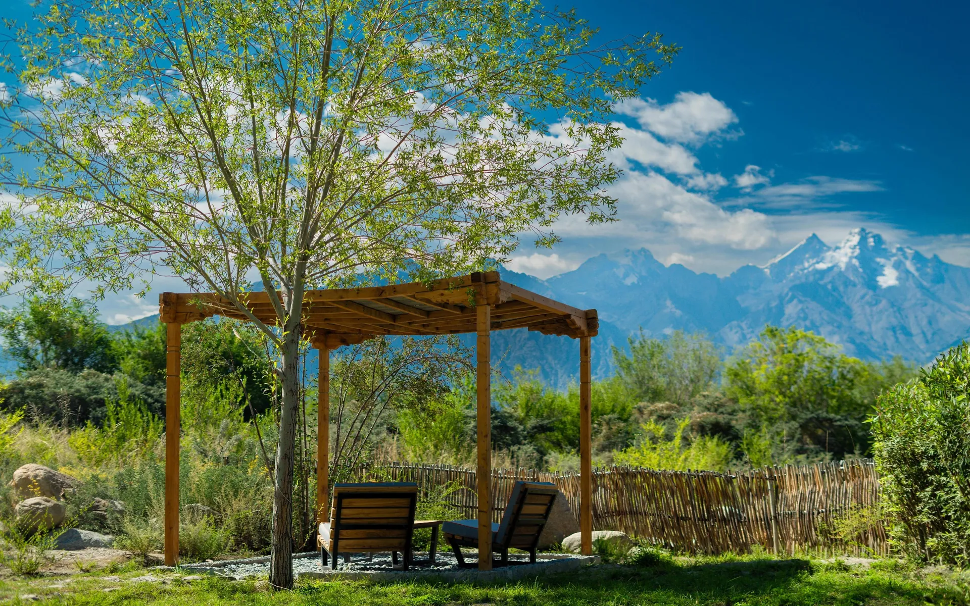 Lchang Nang  Retreat- The House of Trees Outdoors