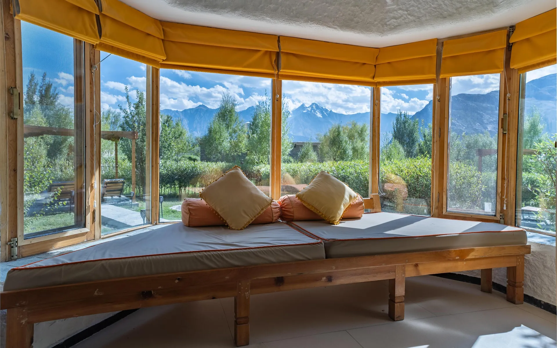 Lchang Nang  Retreat- The House of Trees Room