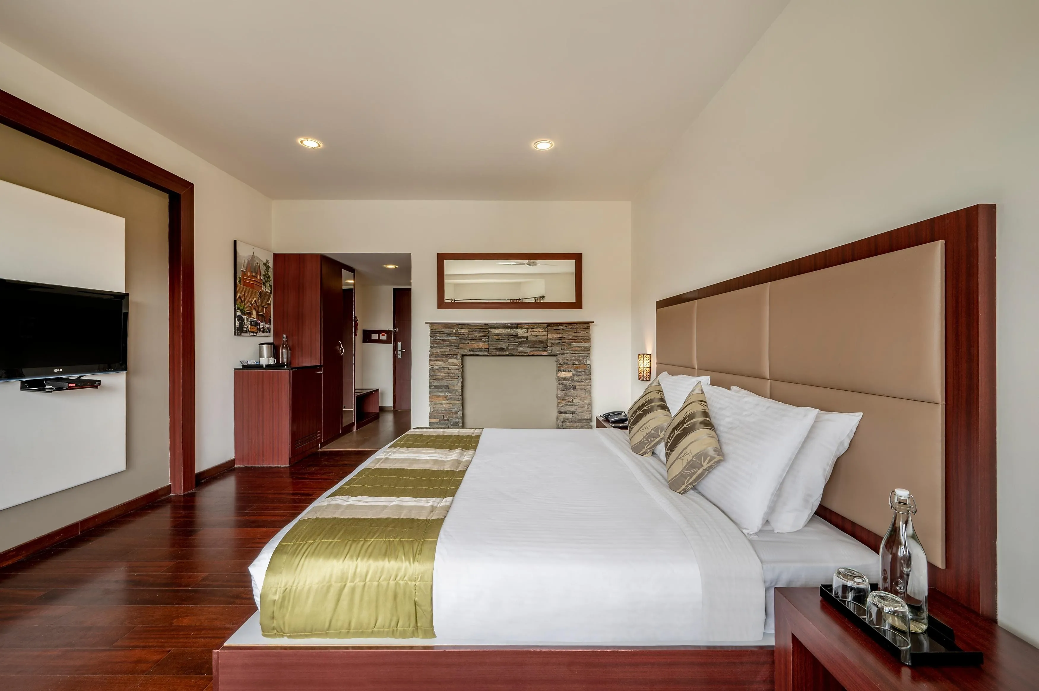 Sterling Ooty Fern Hill Room