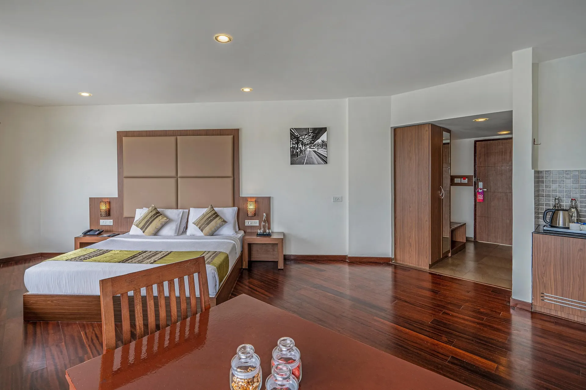 Sterling Ooty Fern Hill Room