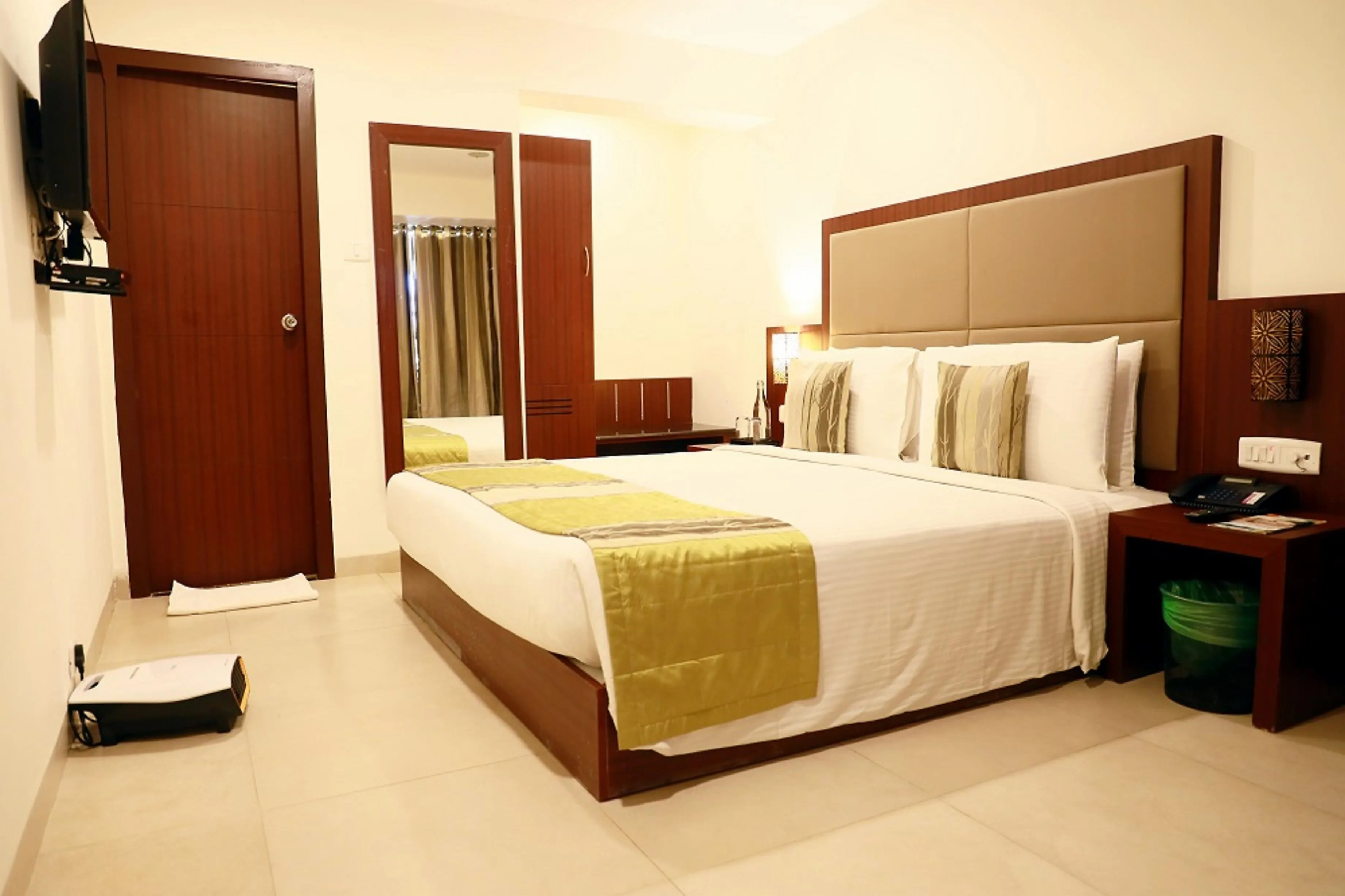 Sterling Ooty Fern Hill Room