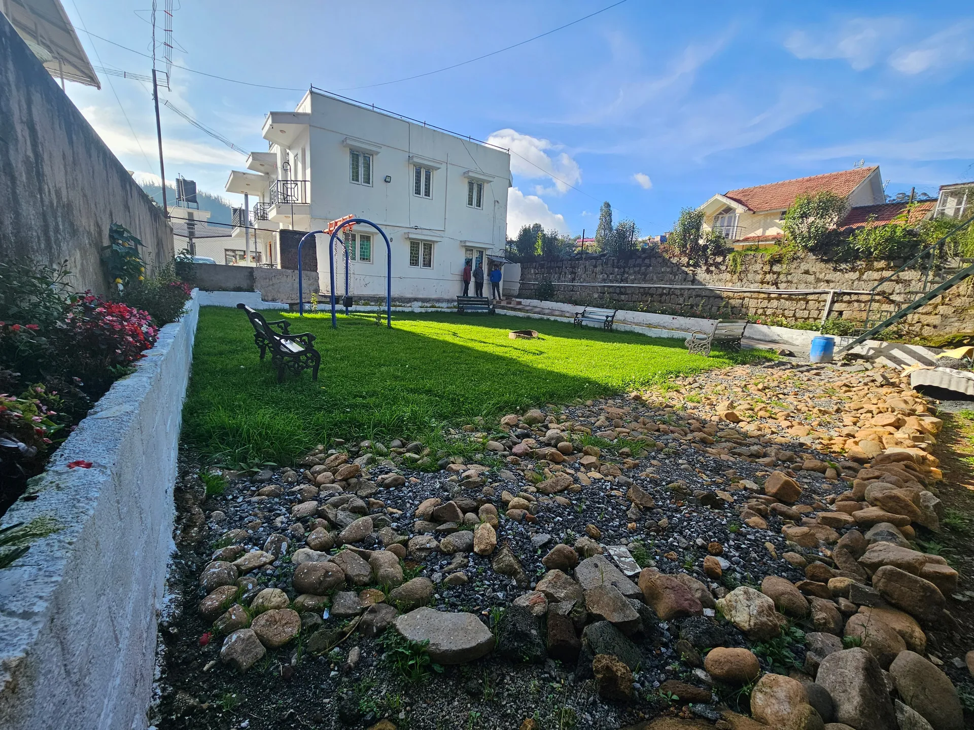 The Forest View Cottages | Rooms & Wi-Fi Courtyard