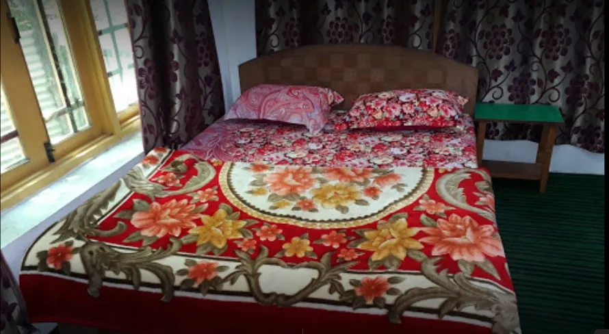 Friends Guesthouse Pahalgam Room
