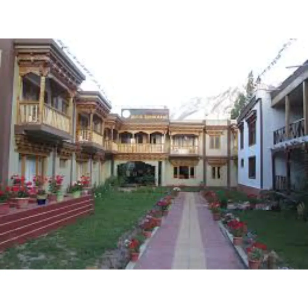 Green Top Resort Facade