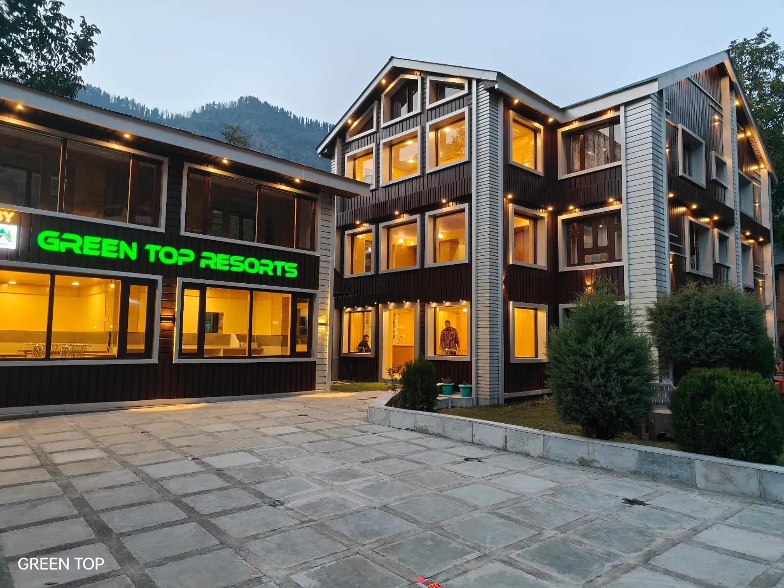 Green Top Resort Facade