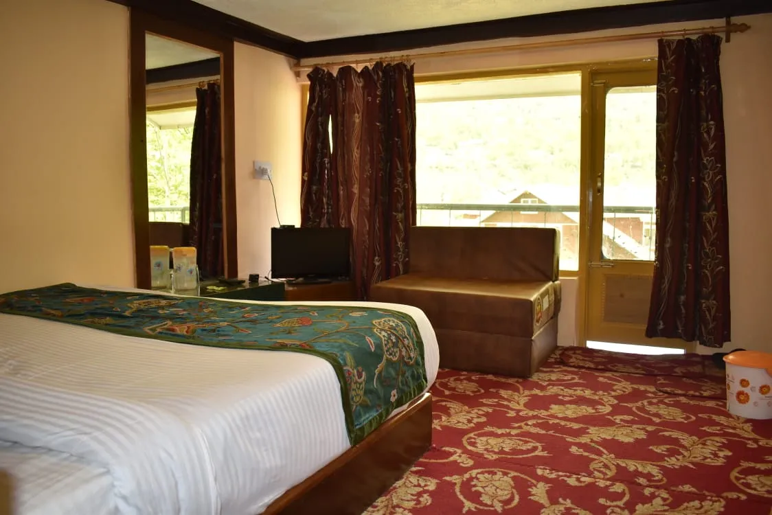 Green Top Resort Room