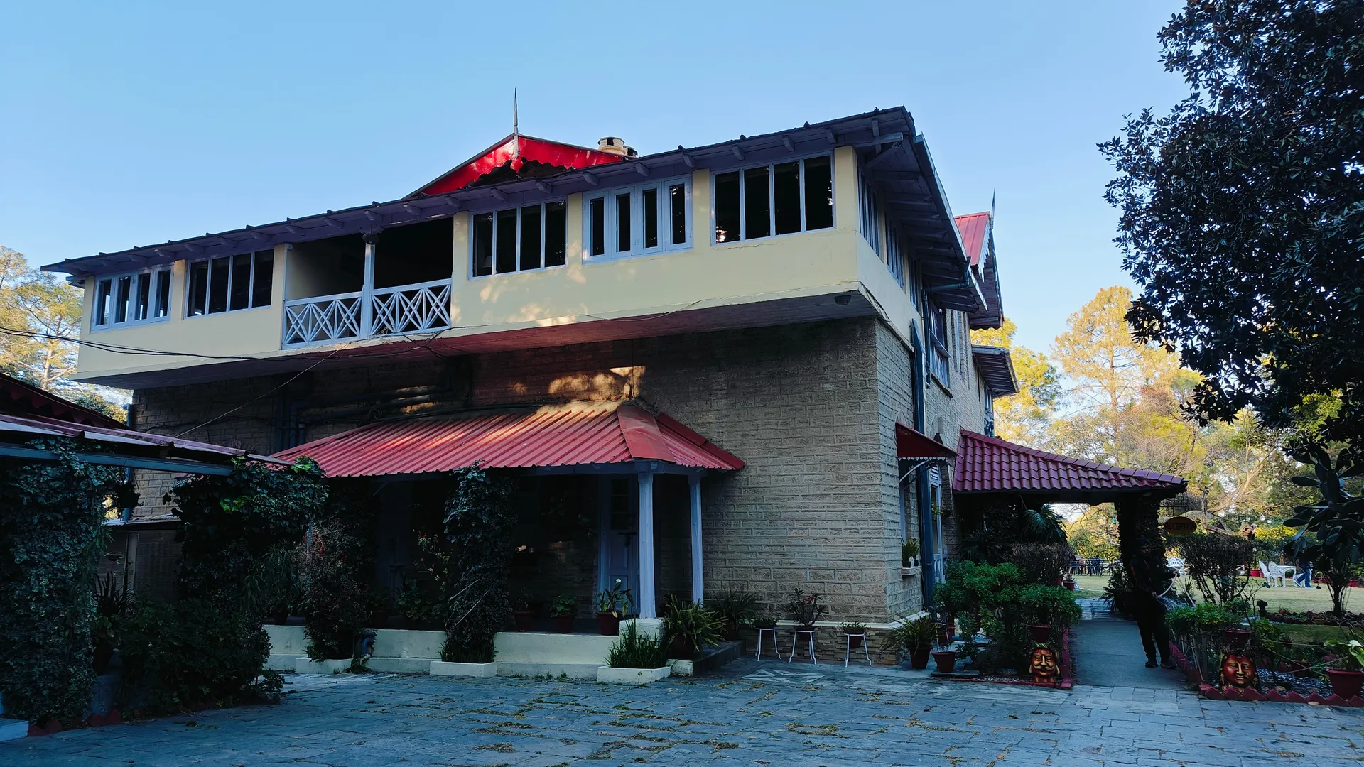Hotel Chevron Rosemount, Ranikhet Entrance