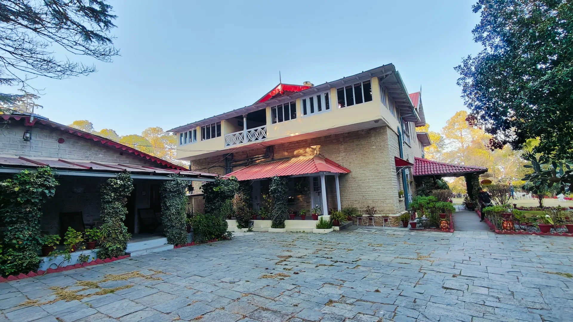 Hotel Chevron Rosemount, Ranikhet Entrance