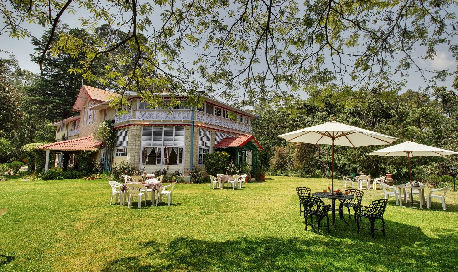 Hotel Chevron Rosemount, Ranikhet Facade