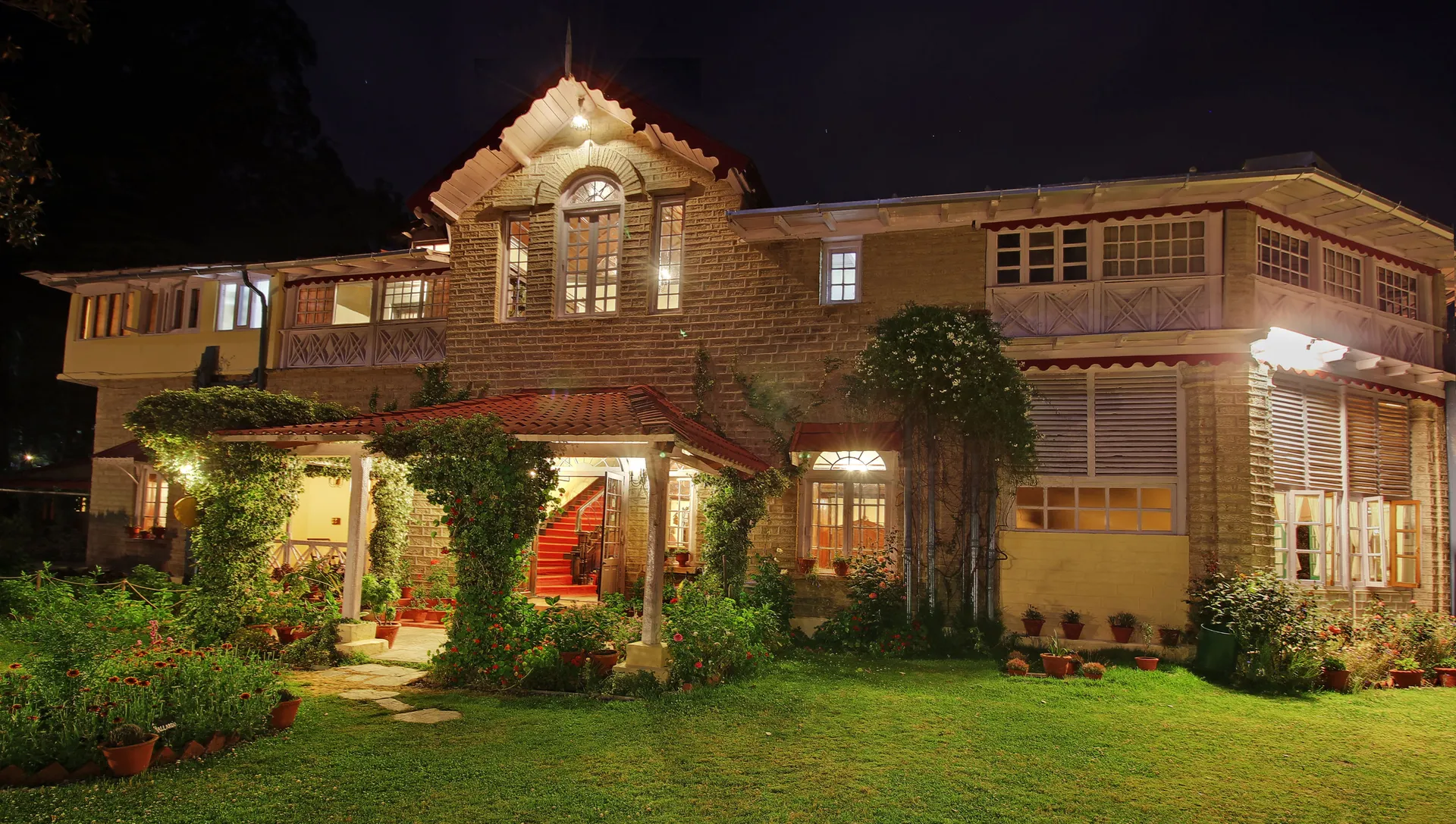 Hotel Chevron Rosemount, Ranikhet Outdoors