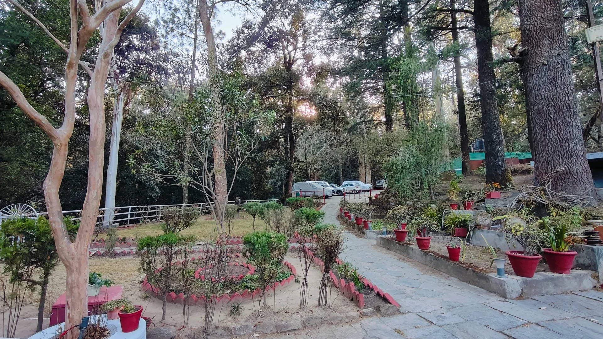Hotel Chevron Rosemount, Ranikhet Parking