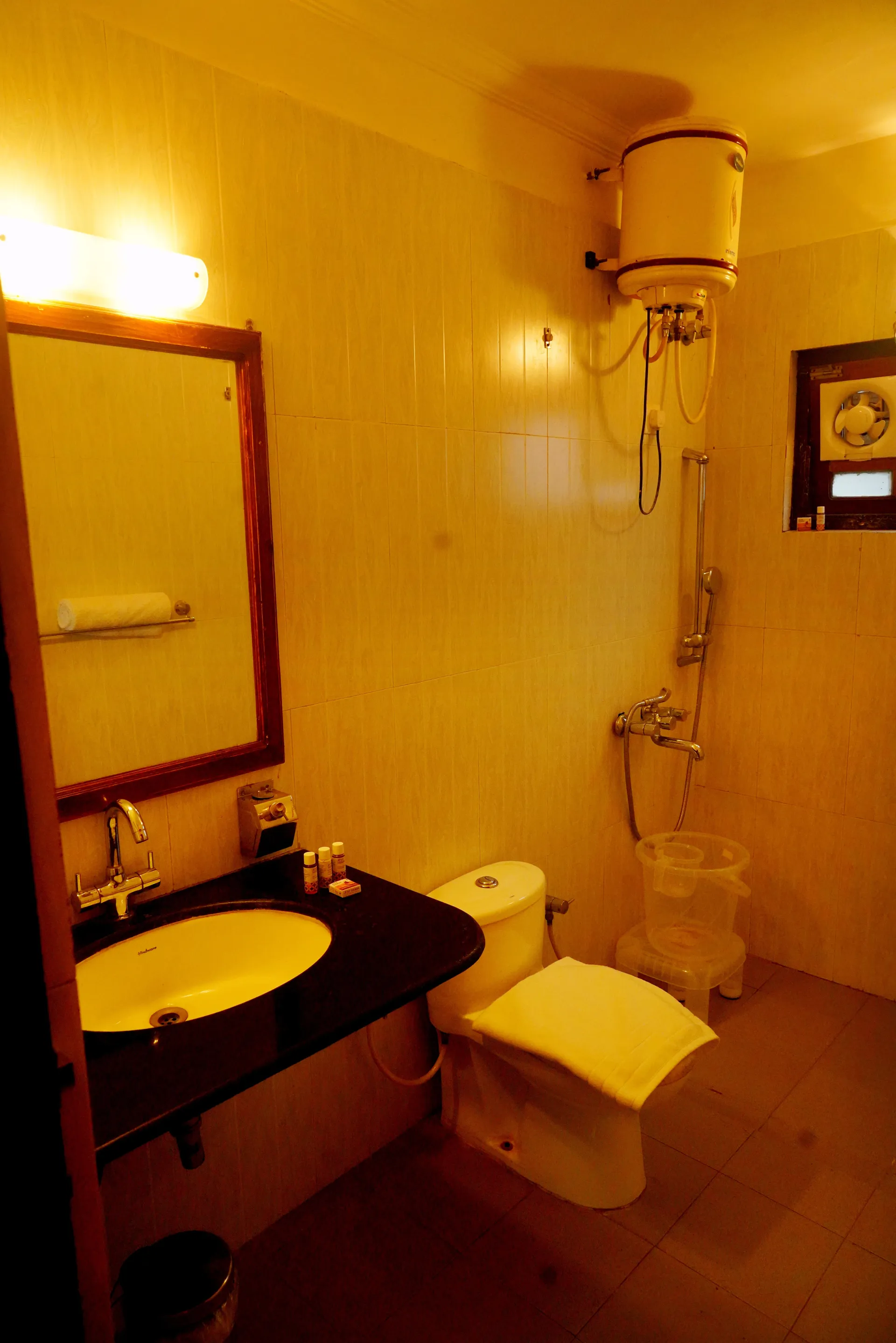 The Dharmas Resort Ranikhet Bathroom