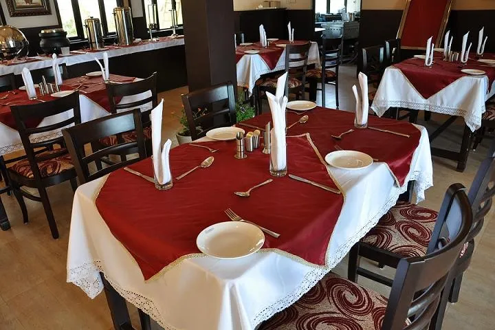 Xomotel- Ranikhet Heights Restaurant
