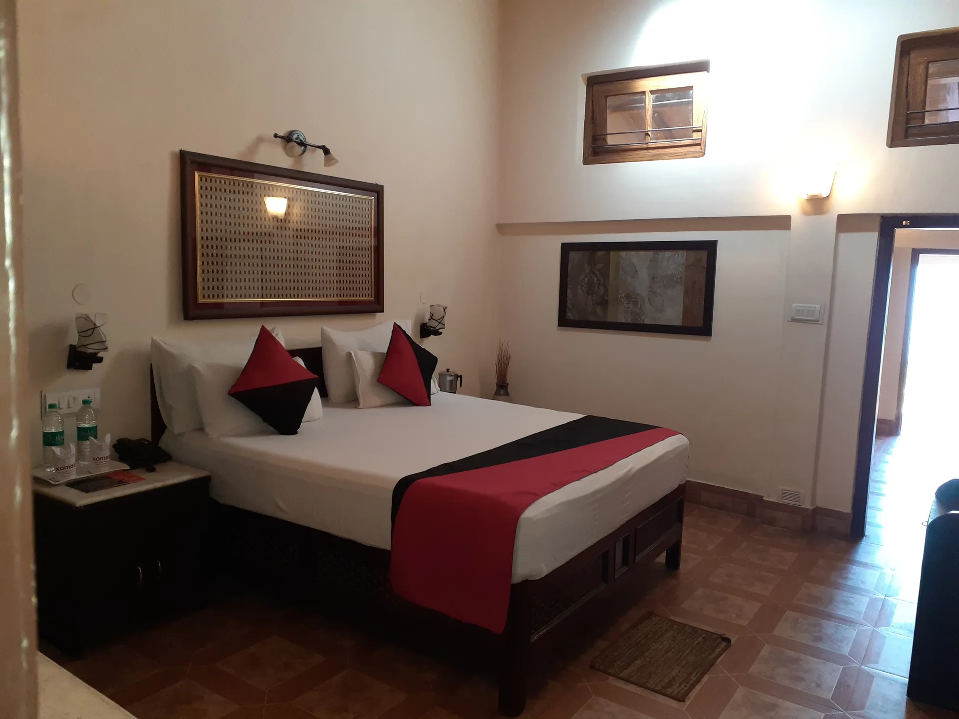 Xomotel- Ranikhet Heights Room