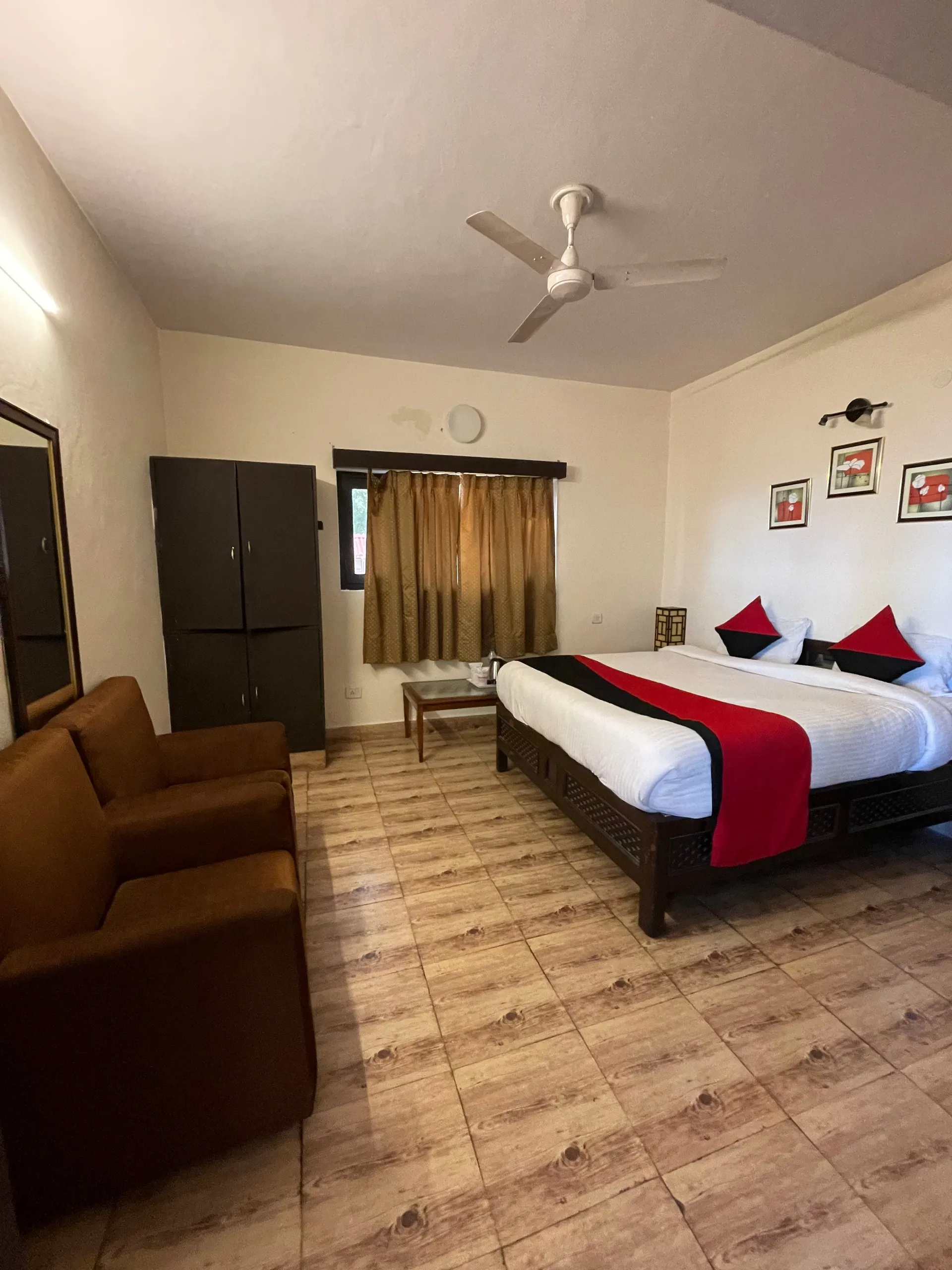Xomotel- Ranikhet Heights Room