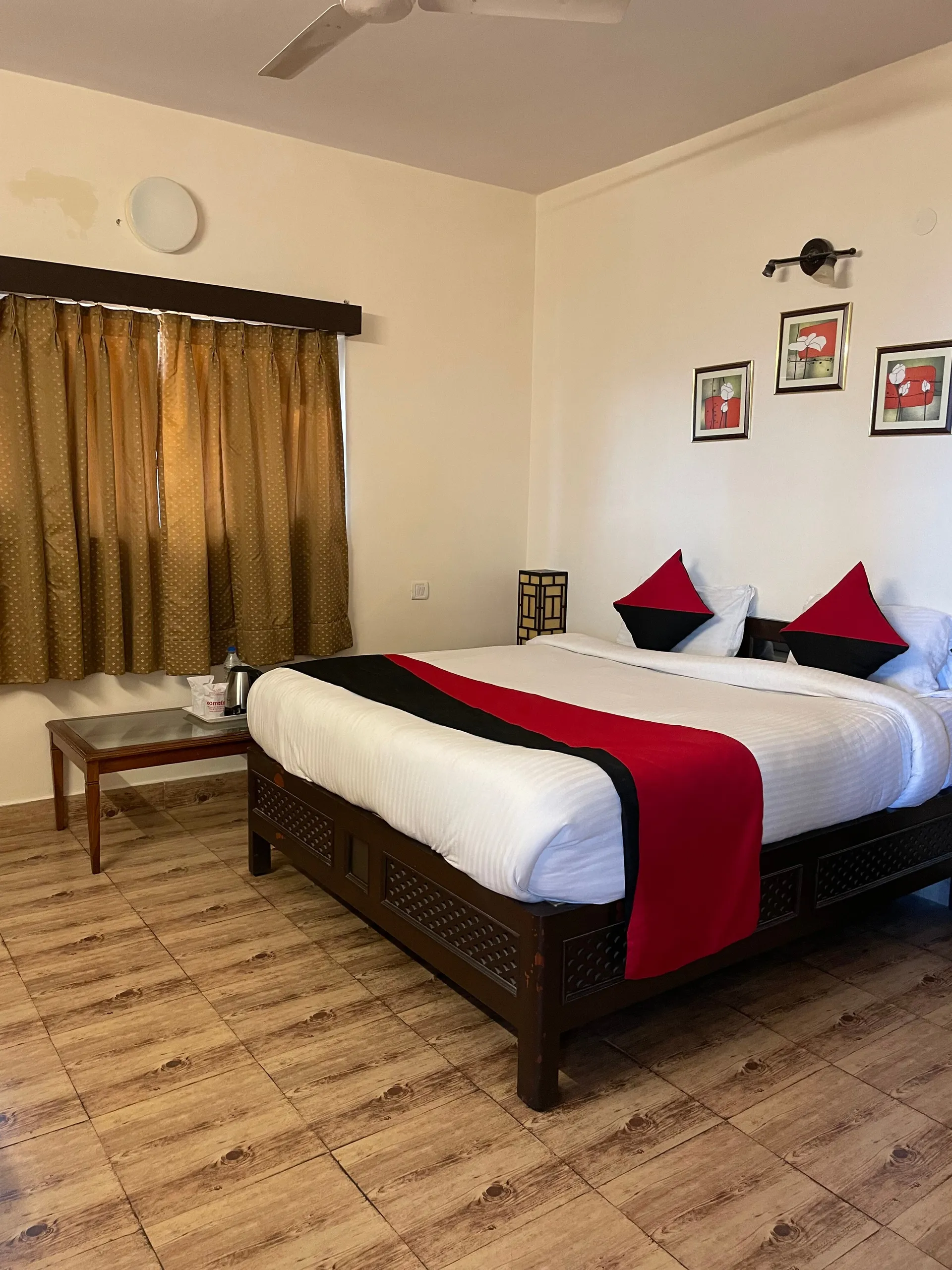 Xomotel- Ranikhet Heights Room
