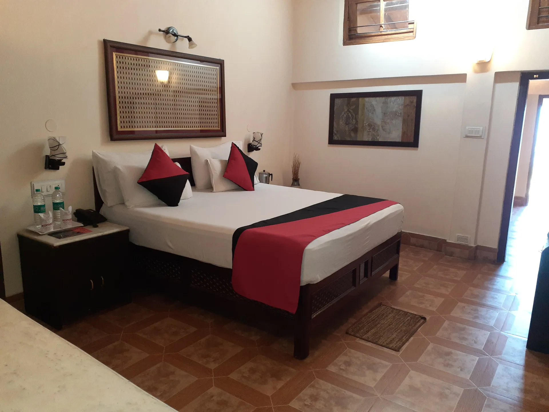 Xomotel- Ranikhet Heights Room