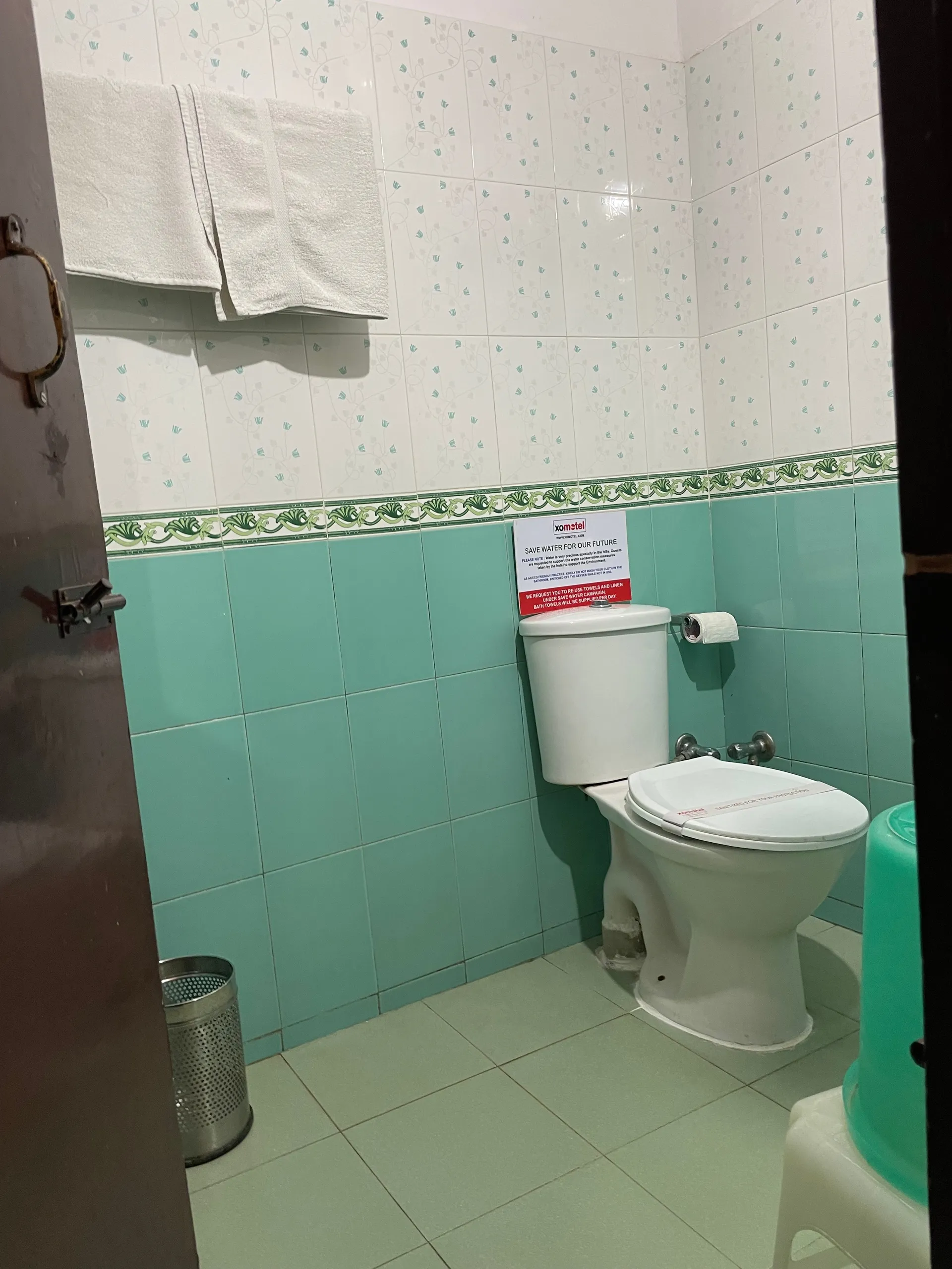 Xomotel- Ranikhet Heights Washroom