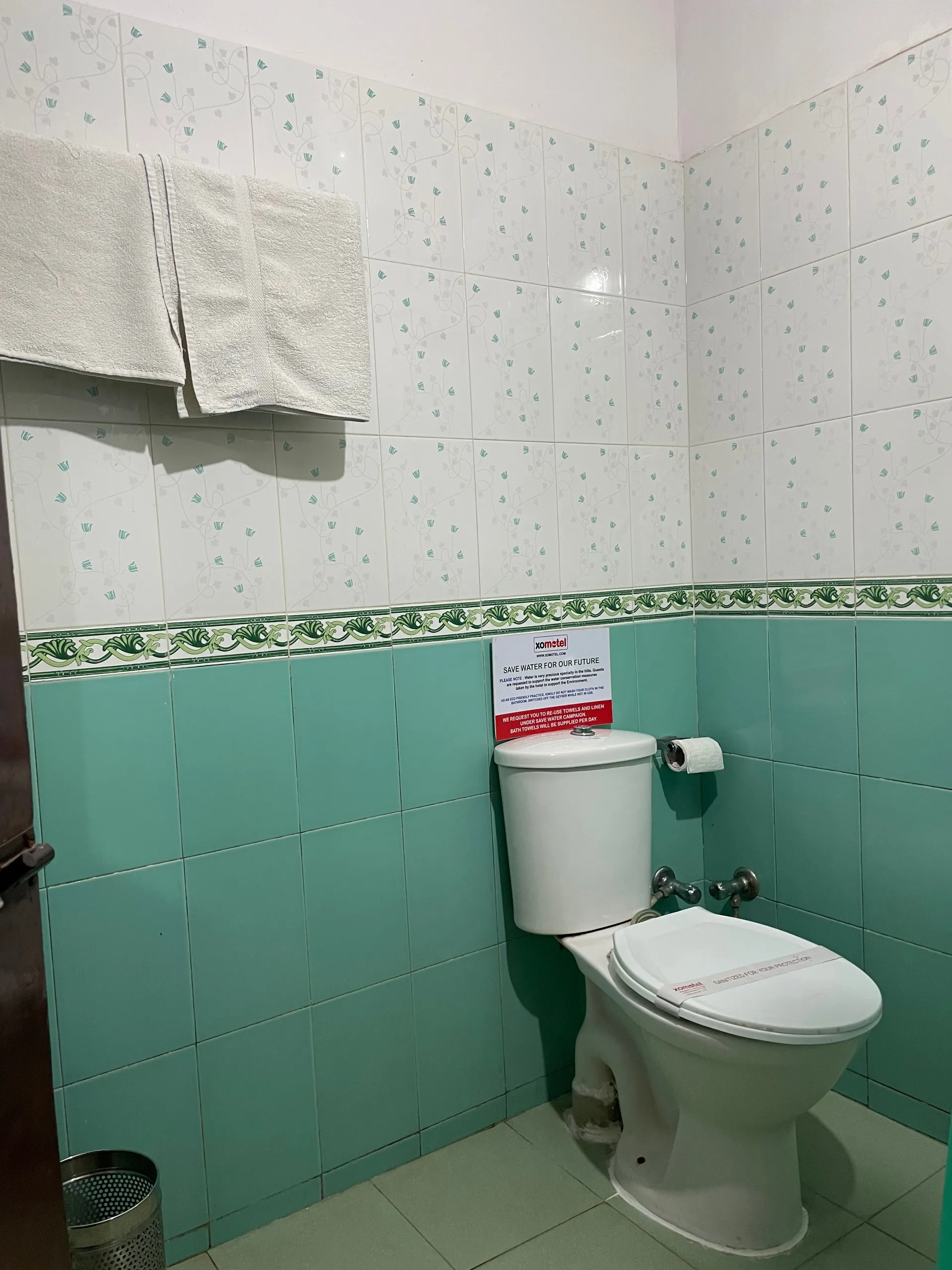 Xomotel- Ranikhet Heights Washroom