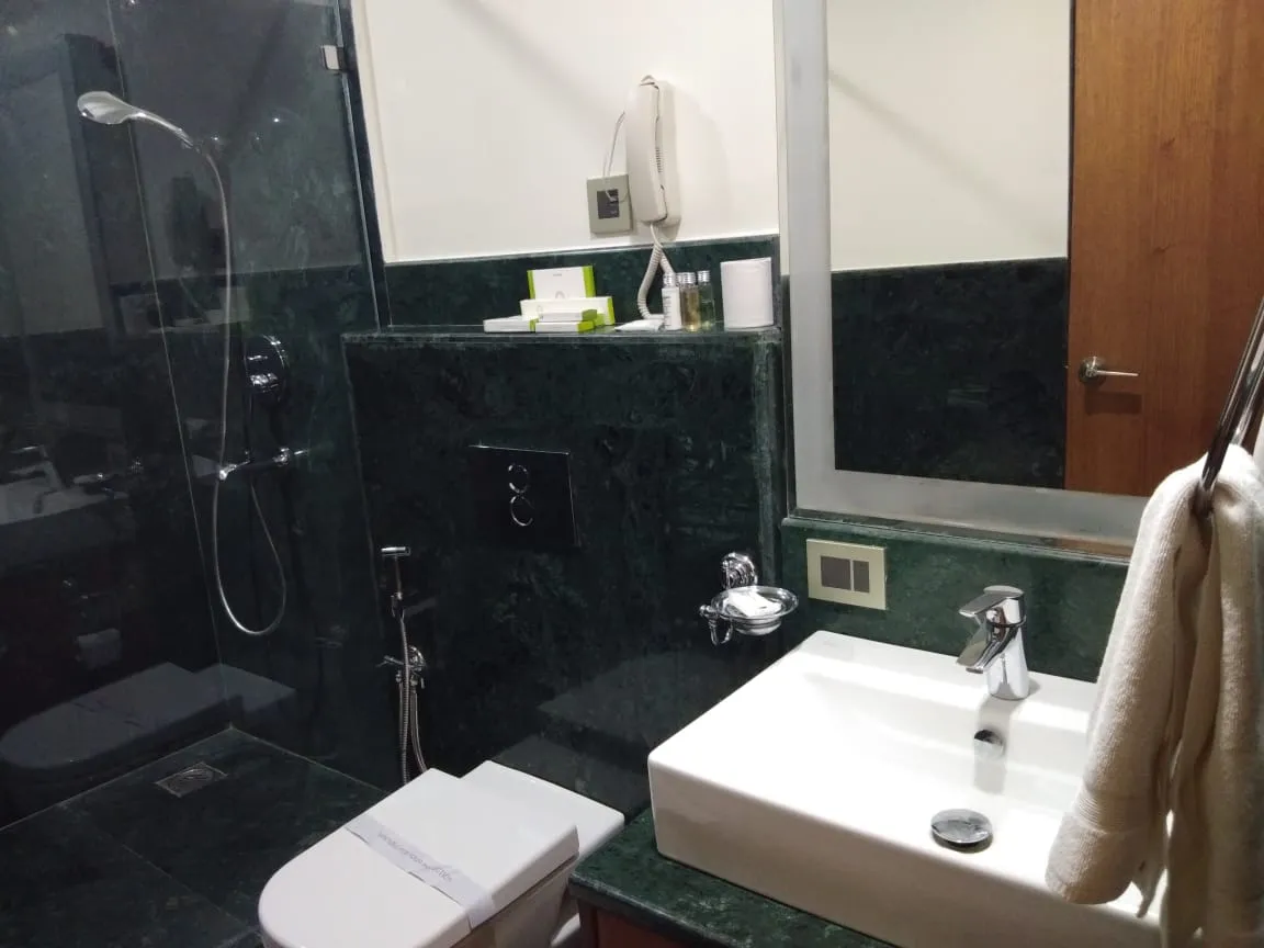 Divine Resorts & Spa Room