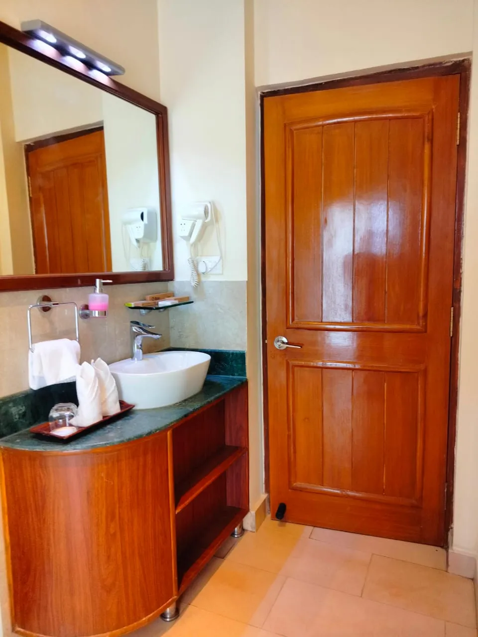 Divine Resorts & Spa Room