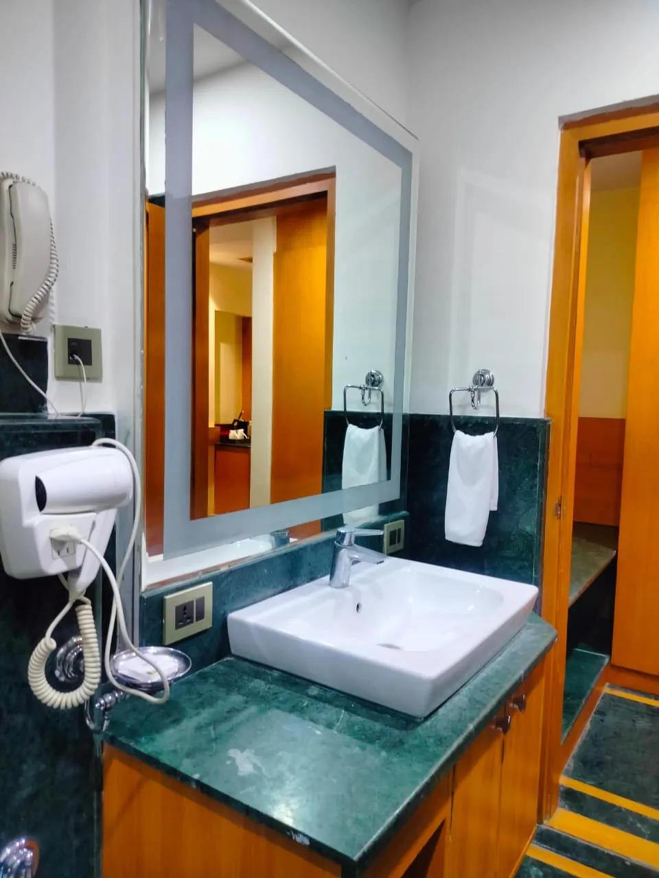 Divine Resorts & Spa Room