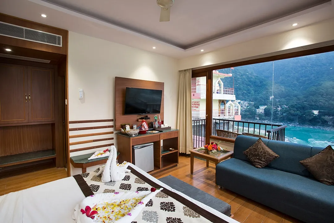 Divine Resorts & Spa Room